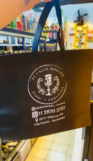 Publicación de Instagram de elcalizdorado_vinoteca